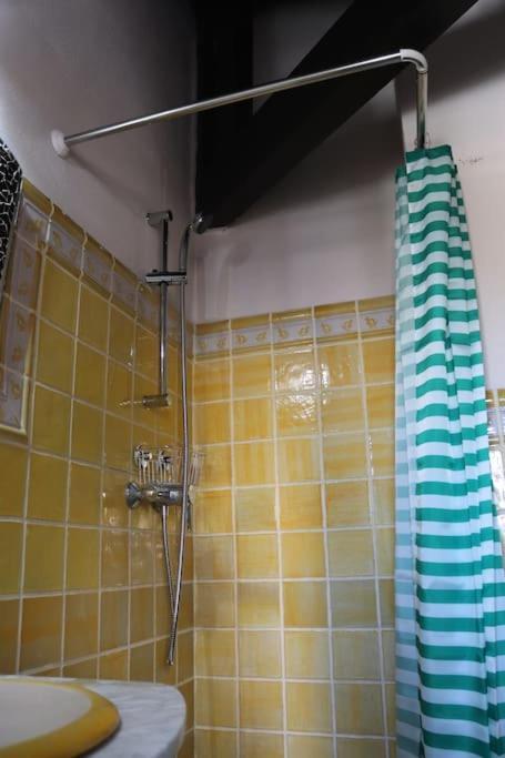 Private Apartment - The Lover'S Nest - Apt Privado Granada Buitenkant foto